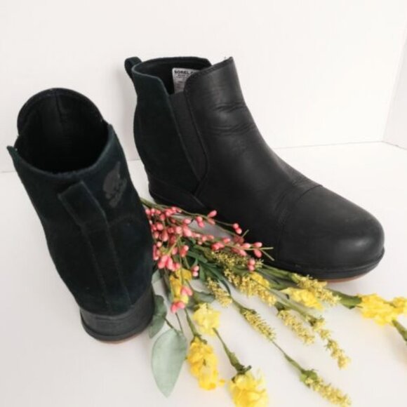 Sorel Chelsea Hidden Wedge Booties 9.5M Black Suede & Leather Lug Sole Slip On - Picture 1 of 11